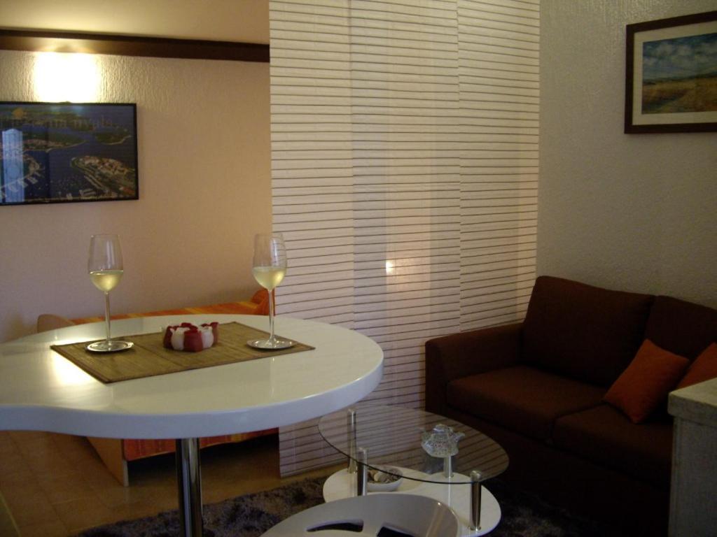 Adria Apartments Pula Eksteriør billede